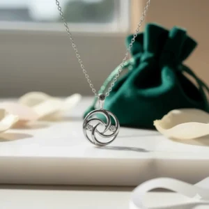 Example of an alternative white 18k gold necklace chain, showcasing the subtle difference in metal color.